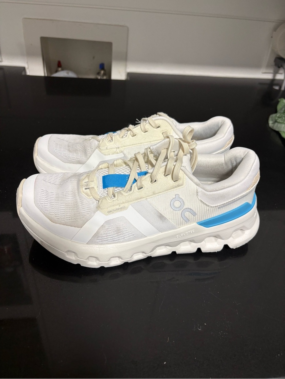 On Running Cloudswift Athletic Shoes - White with Blue Accent
